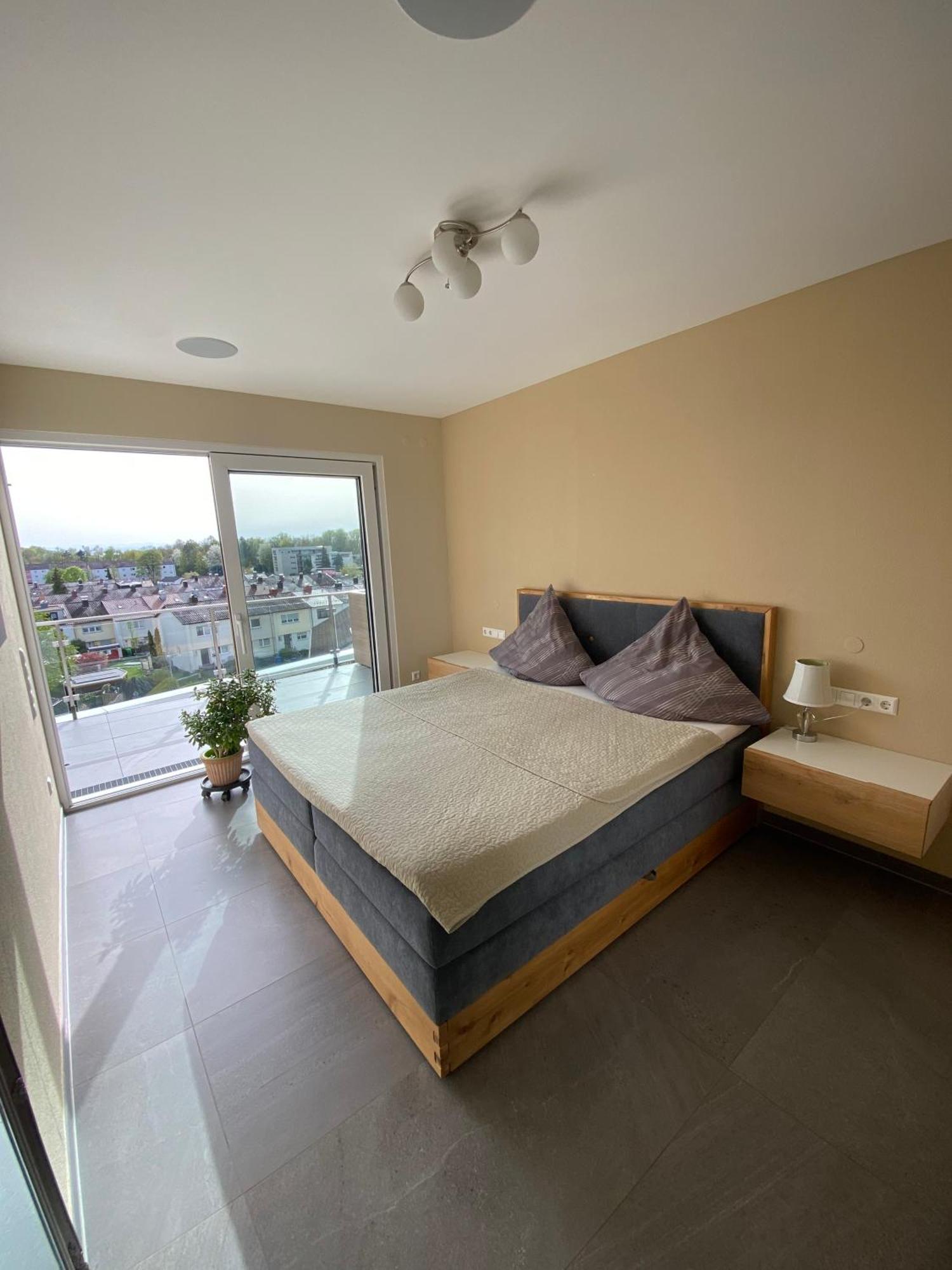 Penthouse Apartment Mit Alpenblick Friedrichshafen Zewnętrze zdjęcie
