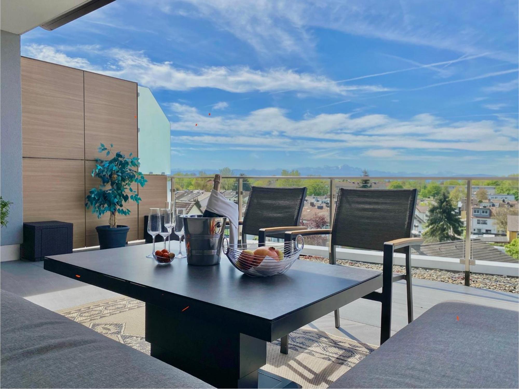 Penthouse Apartment Mit Alpenblick Friedrichshafen Zewnętrze zdjęcie