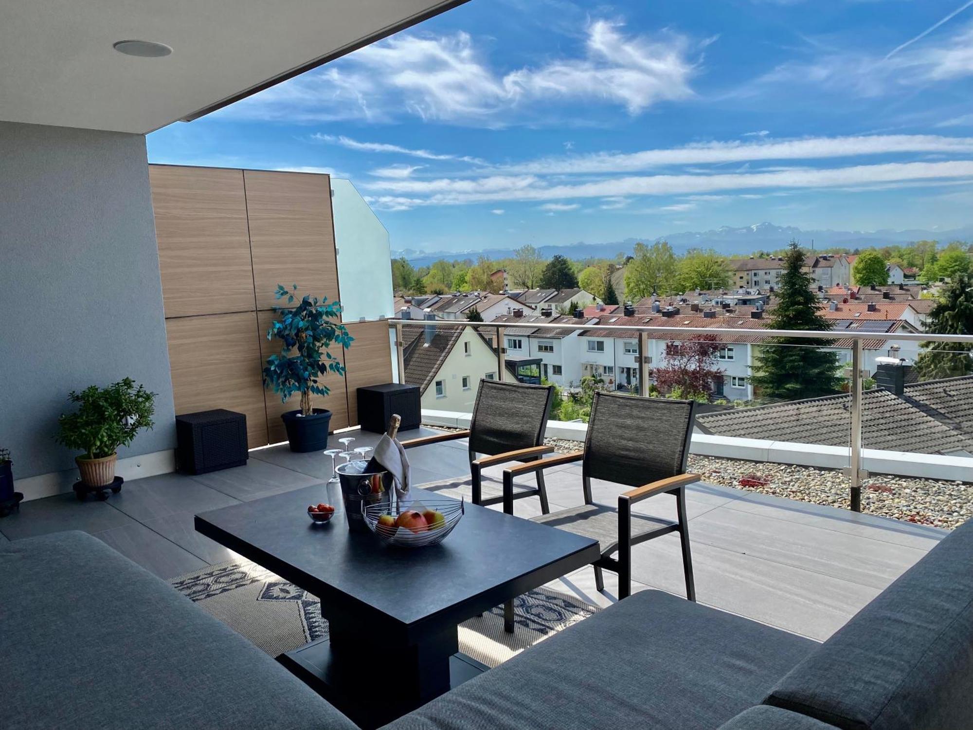 Penthouse Apartment Mit Alpenblick Friedrichshafen Zewnętrze zdjęcie